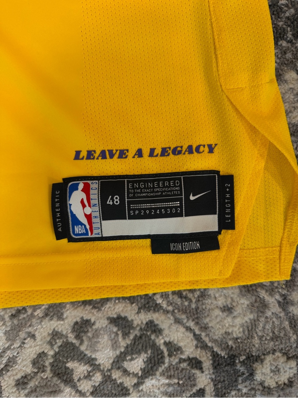 LeBron James Lakers Nike Authentic Jersey Gold #23 Size 48 - Picture 10 of 13